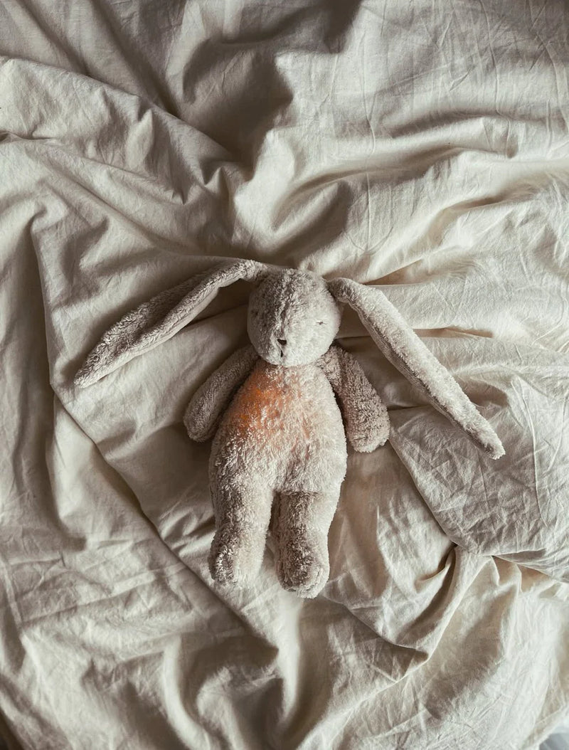 Moonie, Organic Humming Bunny - Sand