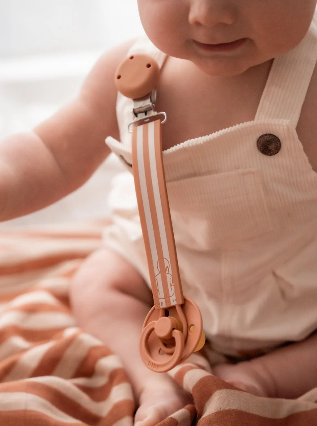 Carnival Dummy Clip - Clay